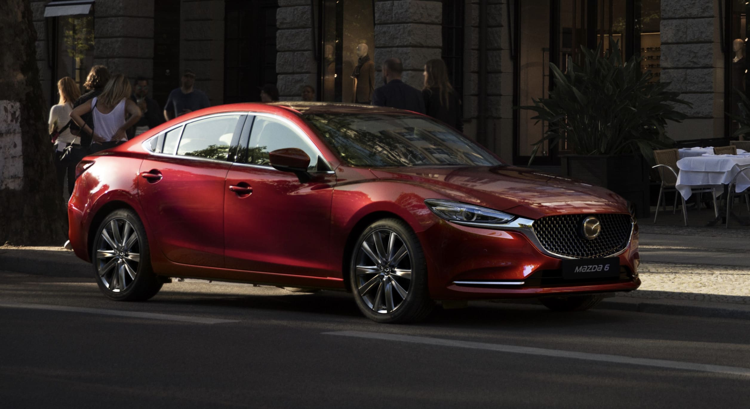 Mazda 6 thêm phiên bản mới, tăng giá bán tại Việt Nam